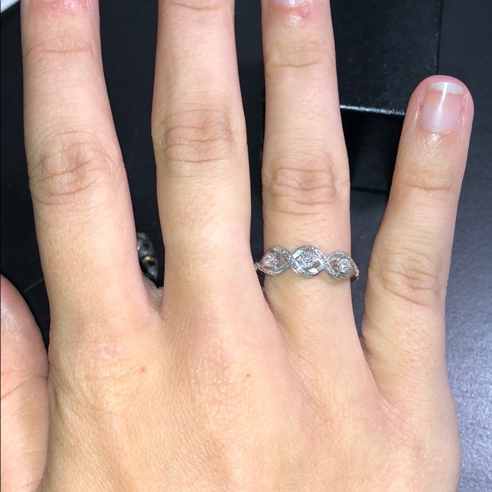 1/10 CT. T.W. Diamond Ring